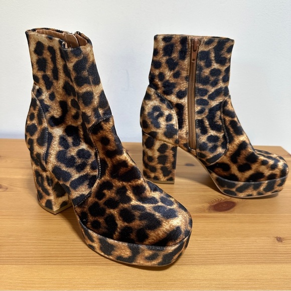 Urban Outfitters | Olivia Leopard Print Platform Ankle Boots | Chunky Block Heel - Picture 2 of 8